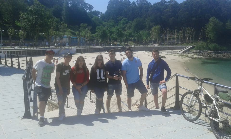 six students of the IES de Cullera visit marín